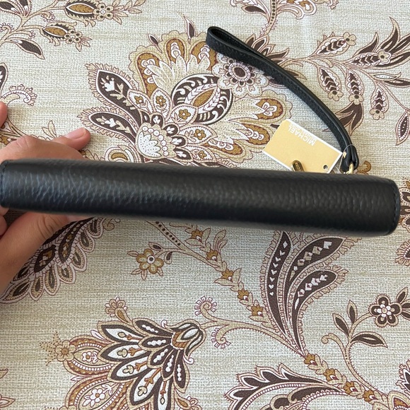 MICHAEL KORS Leather Adele Black Detachable Strap Wristlet Wallet NWT - Picture 12 of 15